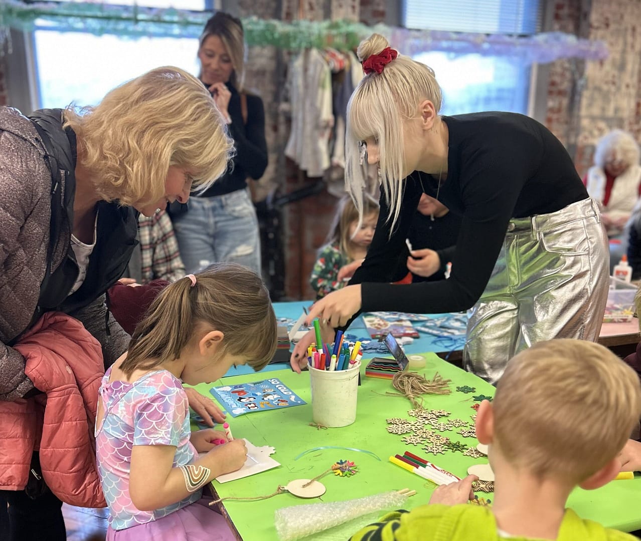 Handcrafted Holiday Market: Winter Wonderland Drop-Off (ages 6-12)