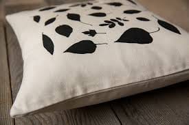 Valentine’s Maker Date: Screen Printed Throw Pillows