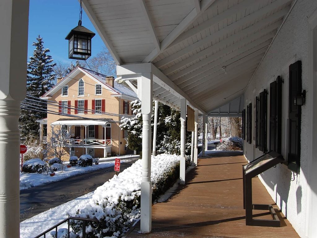 The portico walkway approaching the preserved historic Lincoln building, Gallery, and courtyard gardens.